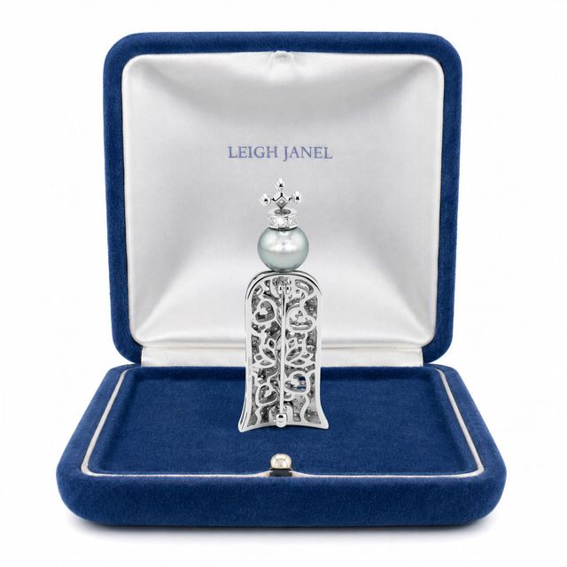 Goddess Broach made in 18K Gold with Rhodium Finish Beyond Exquisit Broach With 3.15 Carats of IF-VVS, DEF Diamonds