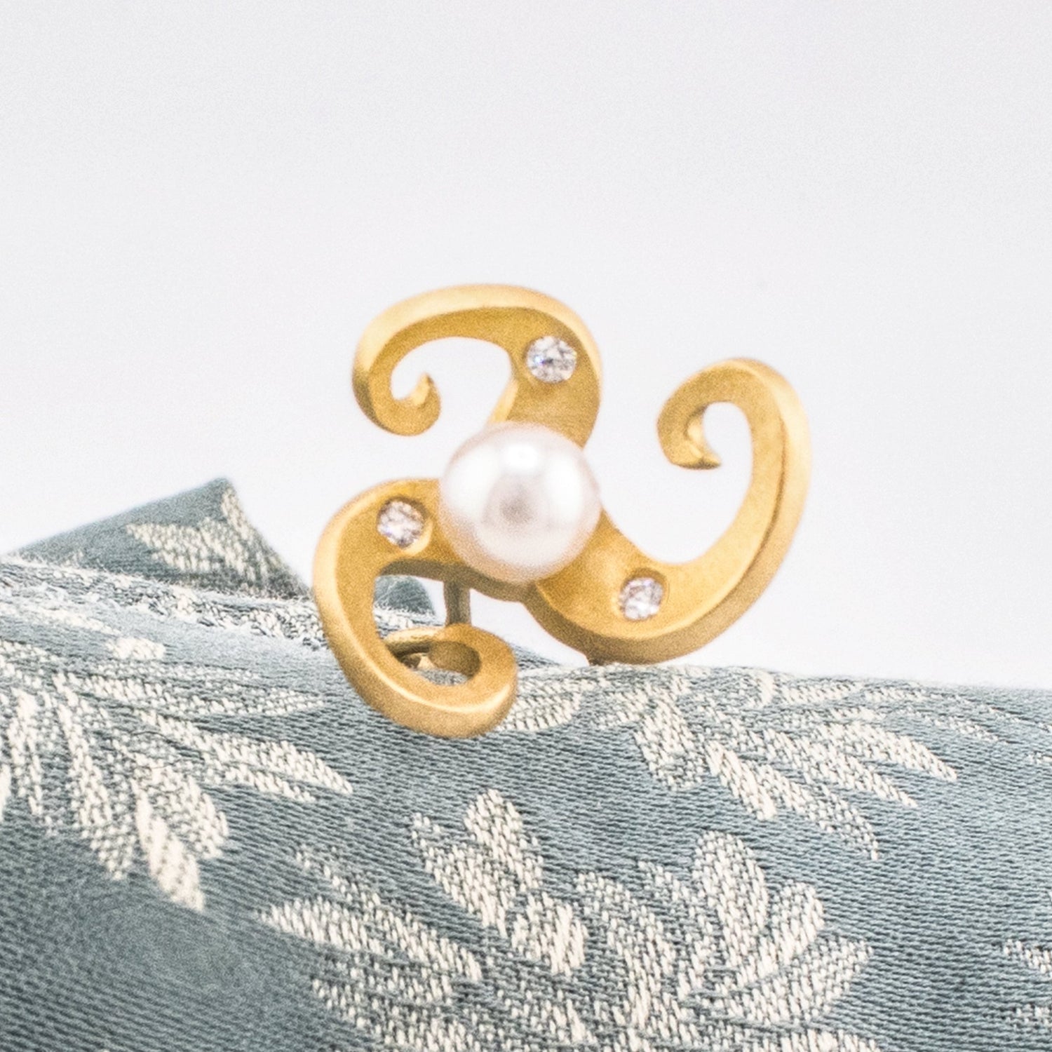 Pleiades Cup and Belle Hairpin - Cup and Belle